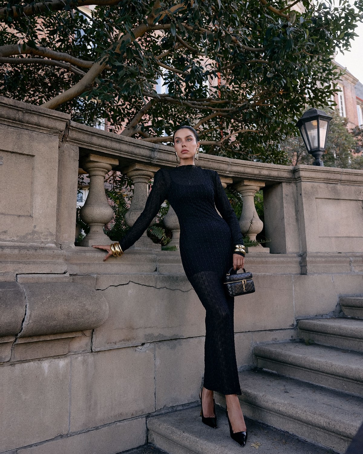 В чем встречать Новый год 2027? Красивые новогодние платья