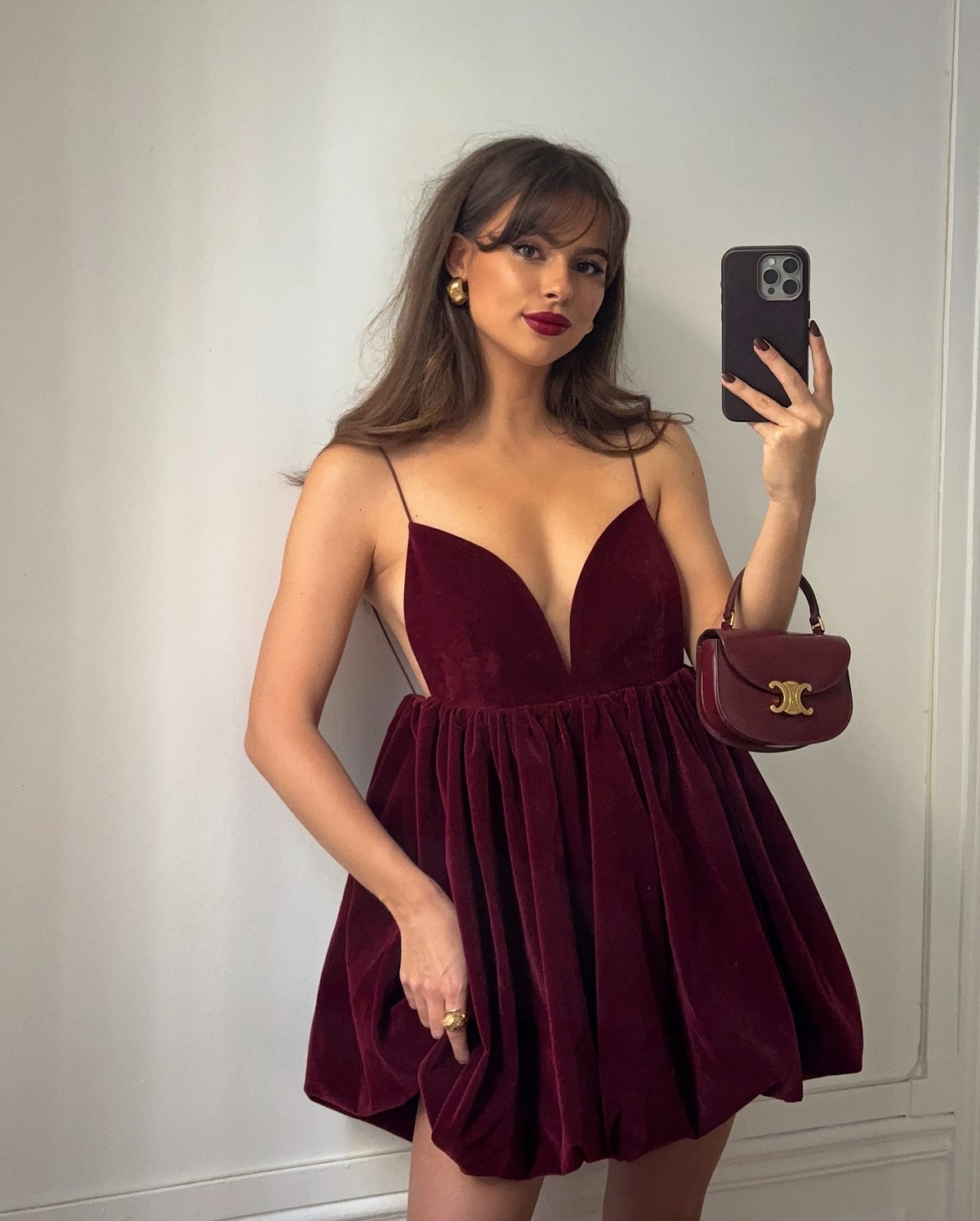 Что надеть на Новый 2027 год: идеи новогодних образов