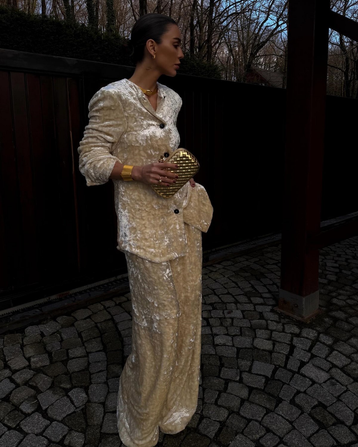 Что надеть на Новый 2027 год: идеи новогодних образов